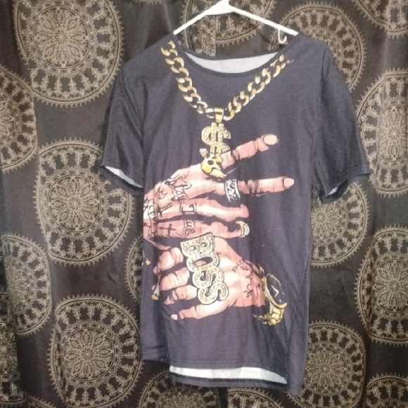 NA Tops - Graphic T-Shirt with Gold Chain Design